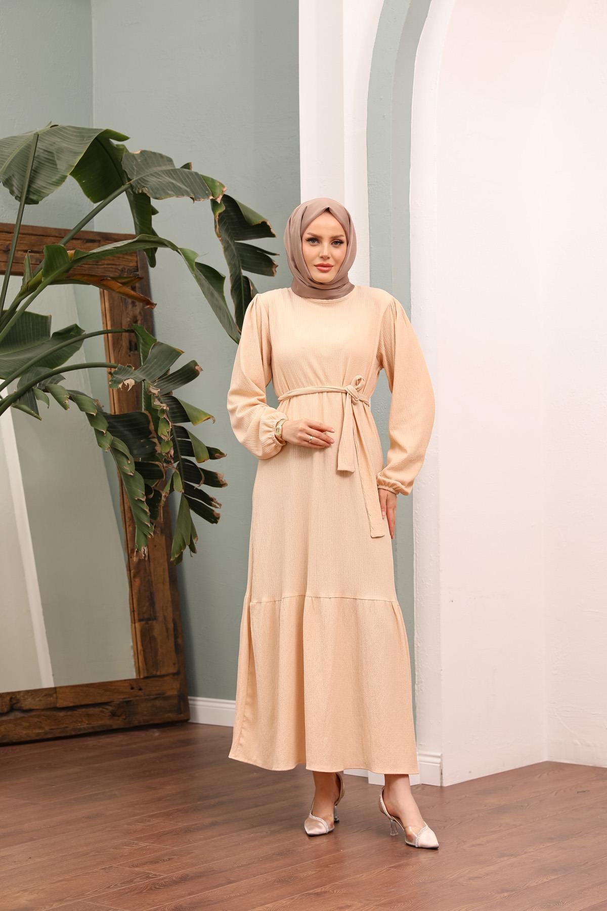 Crescent Dress 46 / Beige Crescent Dress 46 / Beige